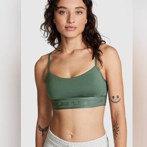 PINK Victoria’s Secret Ultimate Sports Bra in Olive Green NWT